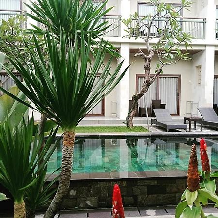 Arnaya Homestay Kuta  Exterior photo